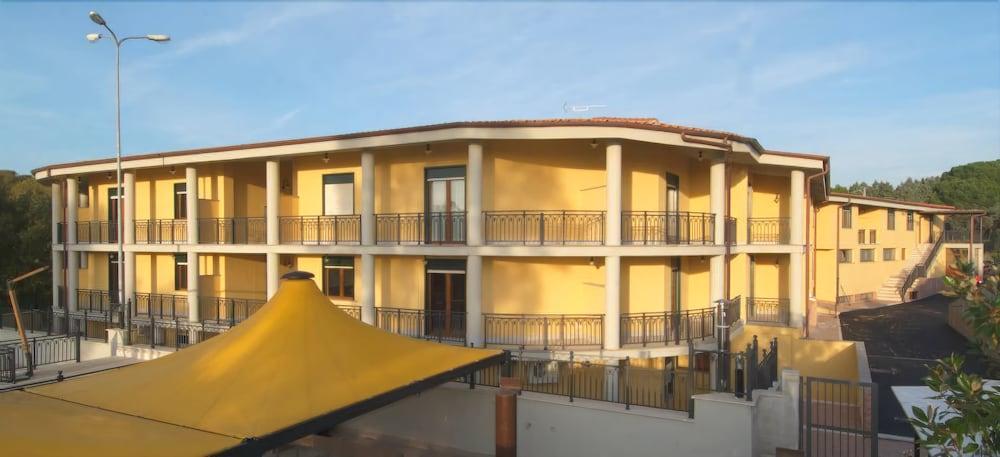Complesso L'Oasi Hotel Aranova Ngoại thất bức ảnh
