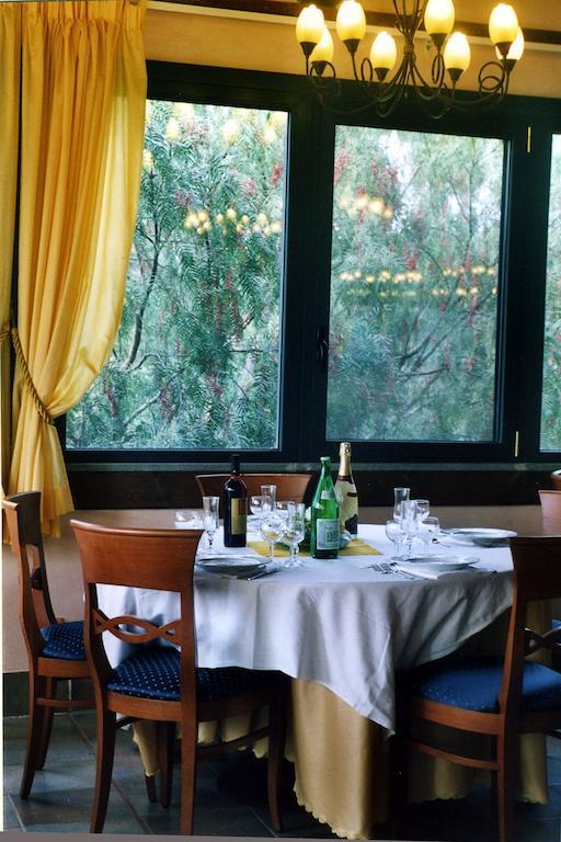 Complesso L'Oasi Hotel Aranova Ngoại thất bức ảnh