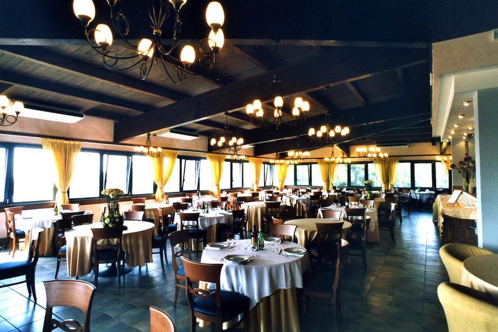 Complesso L'Oasi Hotel Aranova Ngoại thất bức ảnh