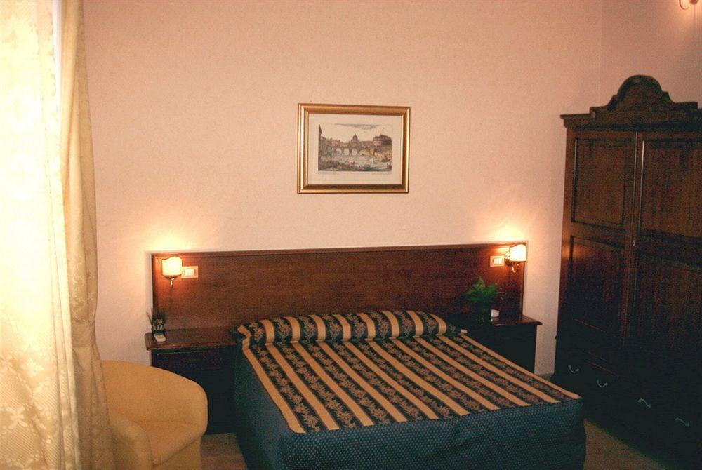 Complesso L'Oasi Hotel Aranova Ngoại thất bức ảnh