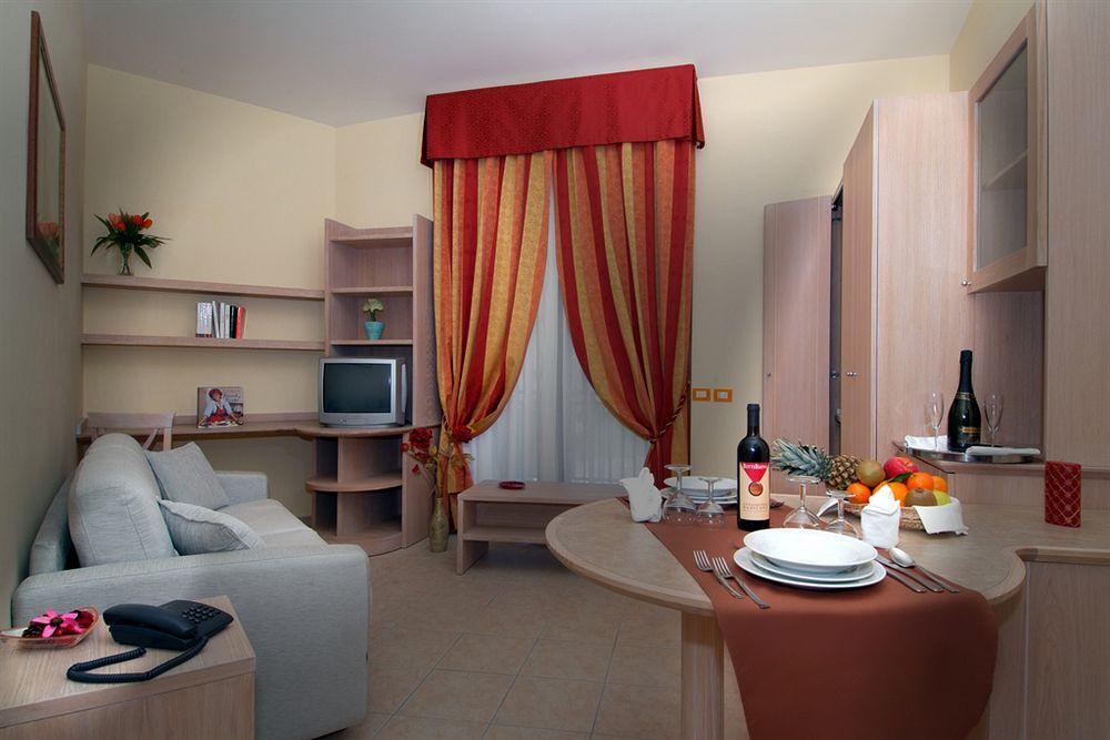 Complesso L'Oasi Hotel Aranova Ngoại thất bức ảnh