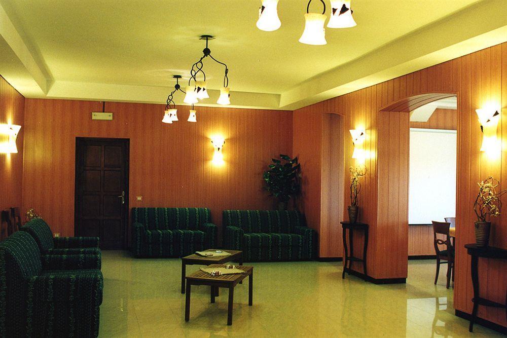 Complesso L'Oasi Hotel Aranova Ngoại thất bức ảnh