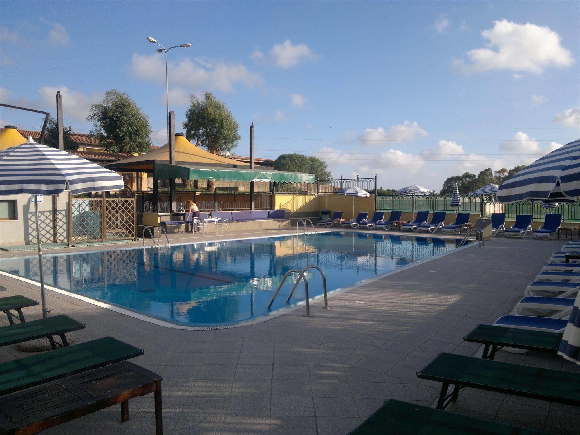Complesso L'Oasi Hotel Aranova Ngoại thất bức ảnh